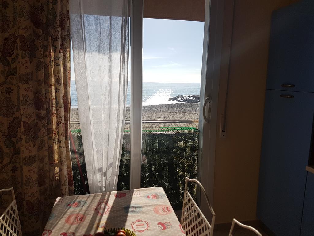 La Casa Di Pepe Pietra Ligure Exterior foto